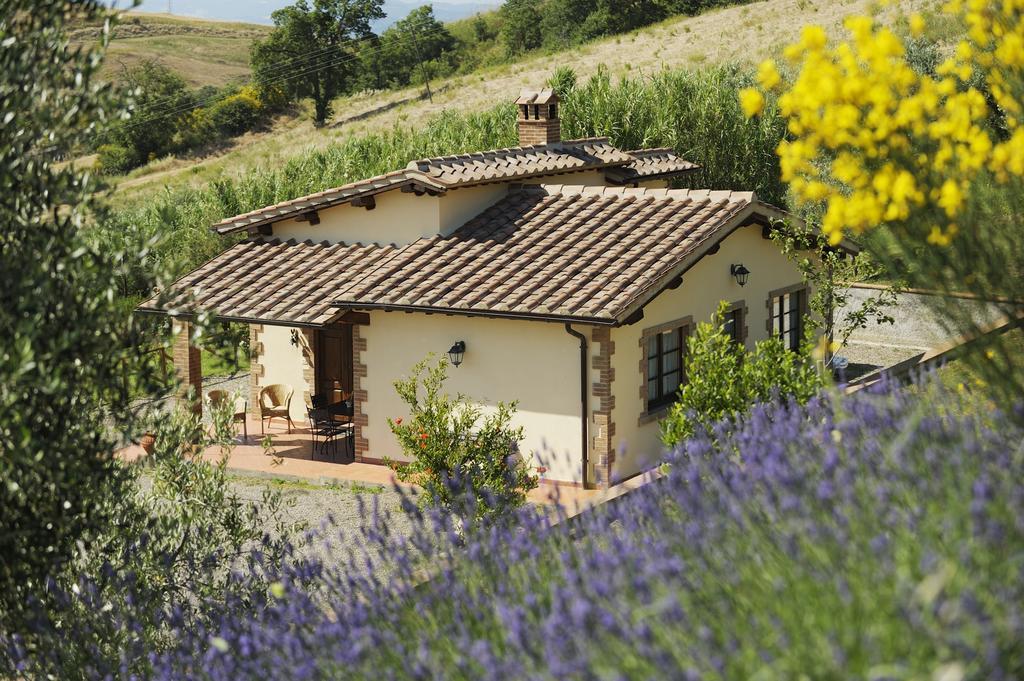 Le Capannacce Farm stay Cinigiano